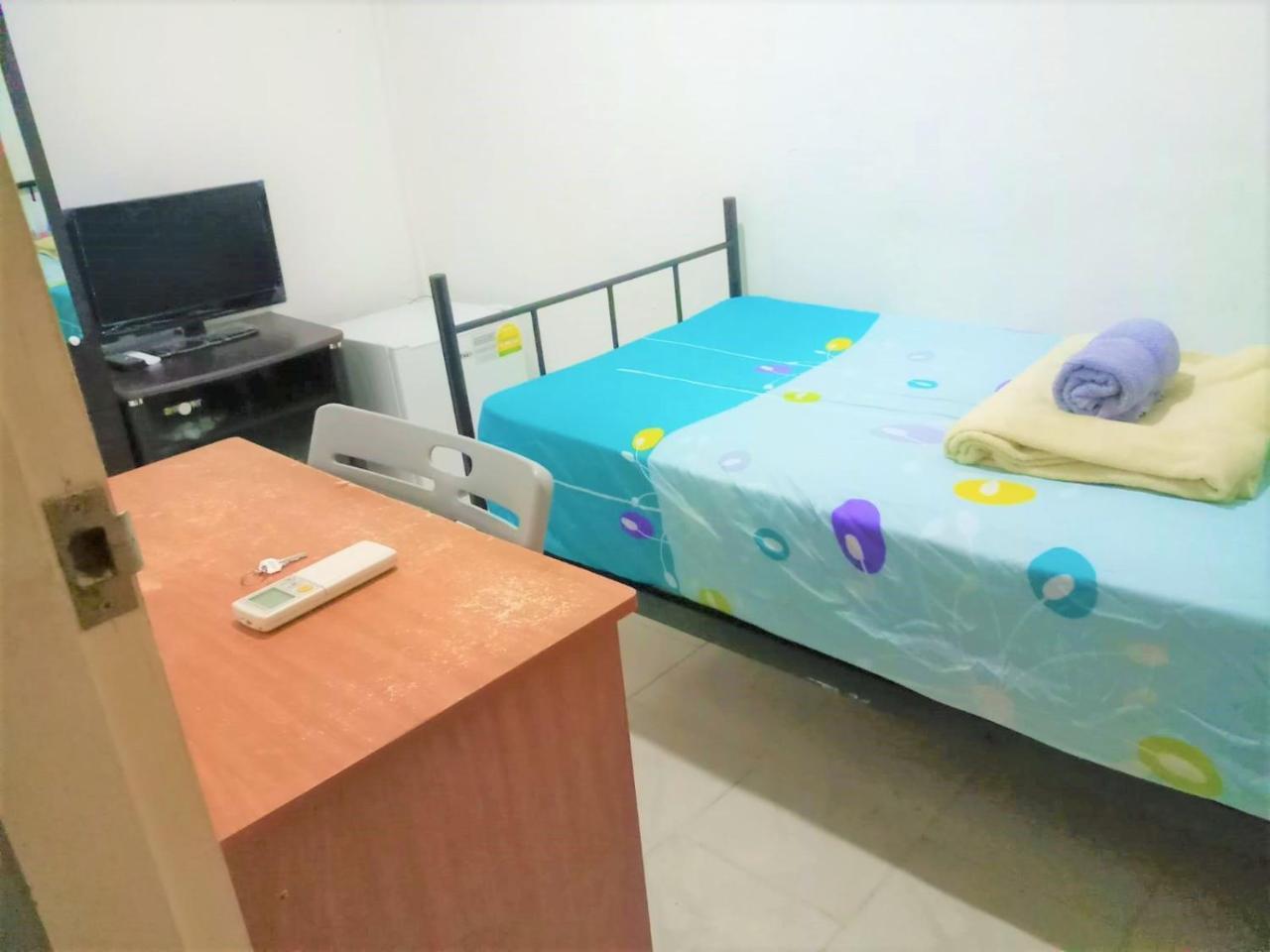 Private Room Within Aljunied Walk Up Apartment For Locals, Pr, Ep, Sp Holders Only, Not Hotel Tourists Singapore Buitenkant foto